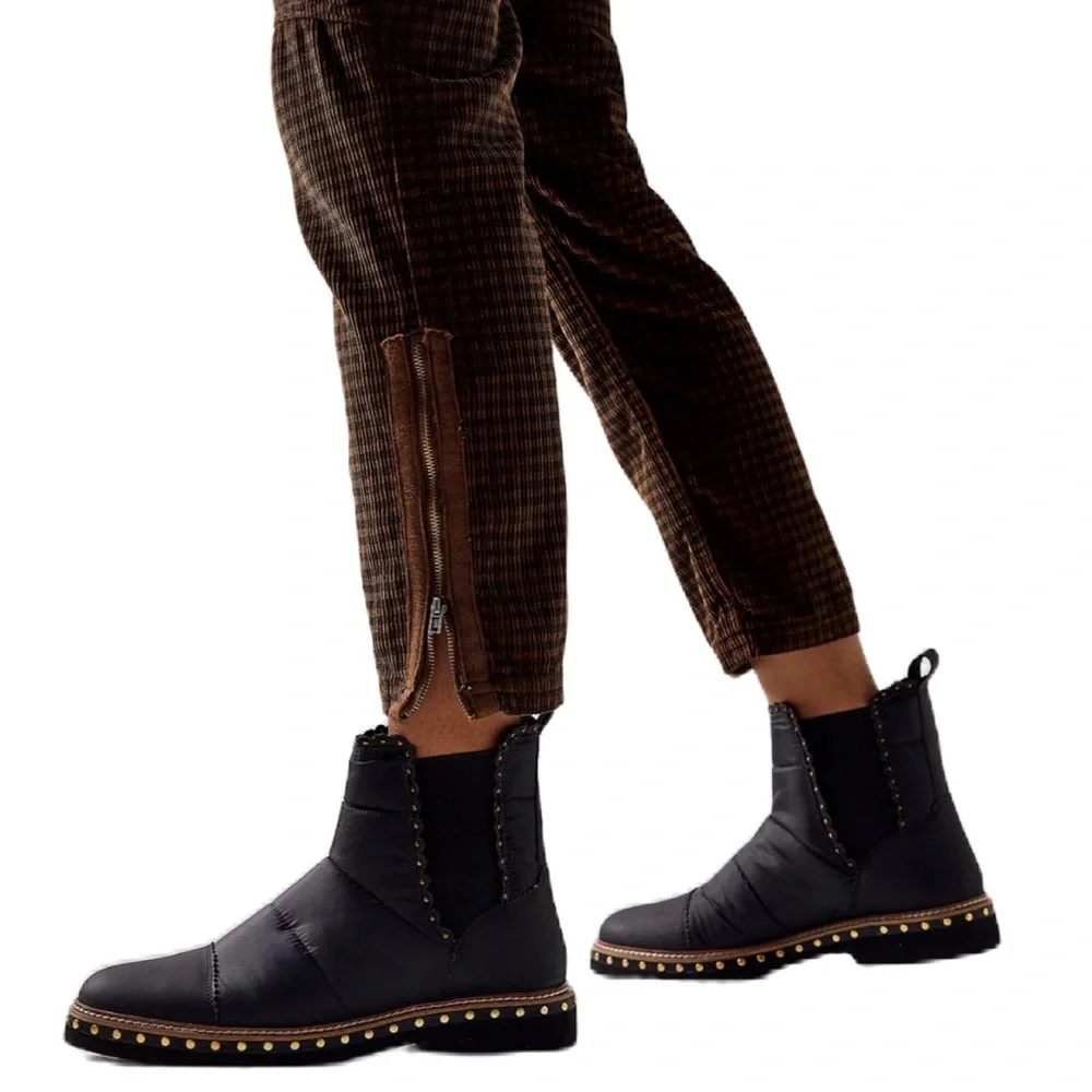 Free People Atlas Puffer Chelsea Boot Black size 40 US 9.5
